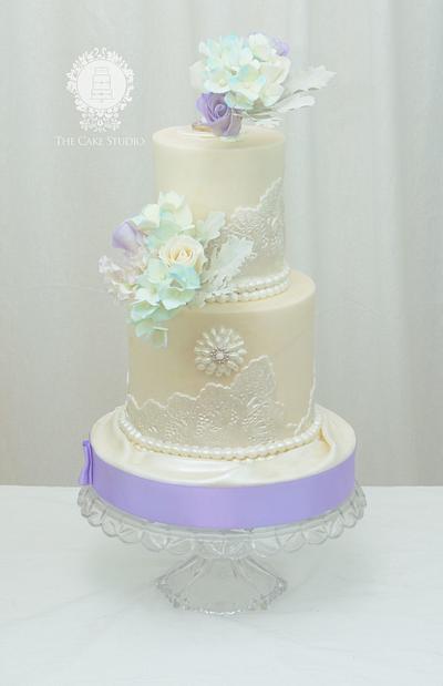 Little Vintage Wedding Cake - Cake by Sugarpixy