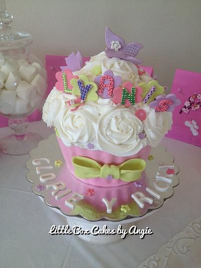 Baby Shower - Cake by Little Box Cakes by Angie