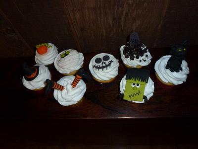 Halloween Cupcakes - Cake by Chris Jones