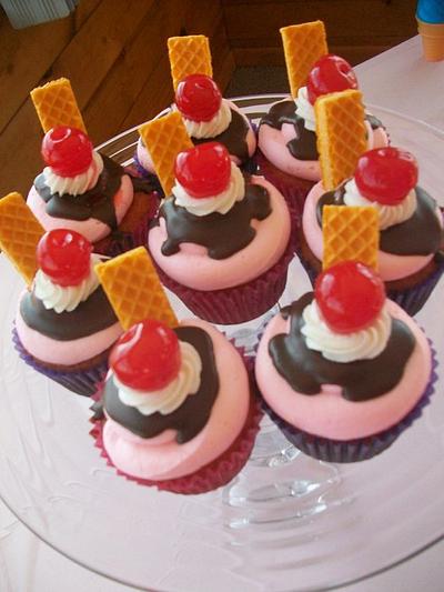 Ice Cream Sundae Cupcakes - Cake by Heather