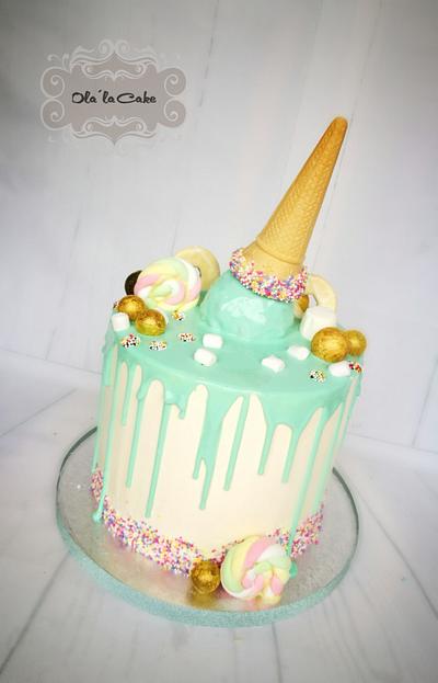 Ice cream drip cake - Cake by OlalaCake