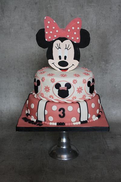 Minnie Mouse - Cake by Bonzzz