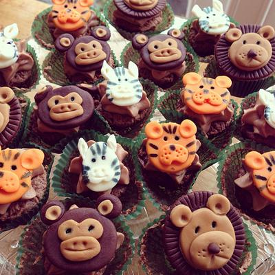 Jungle themed mini cupcakes - Cake by Natasha Allwood Cakes