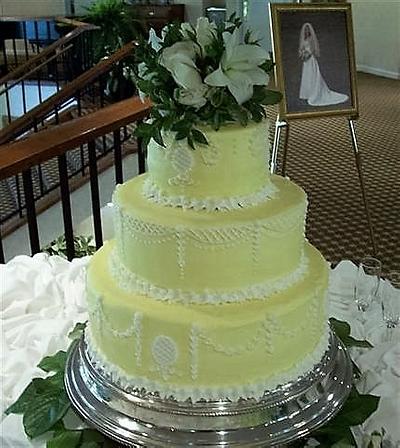 Yellow Wedding Cake - Cake by BettyA