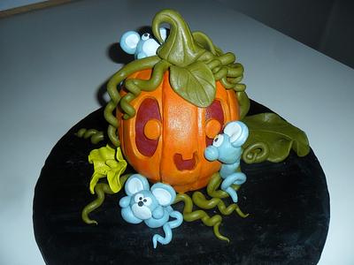 Mice on pumpkins! - Cake by Clara
