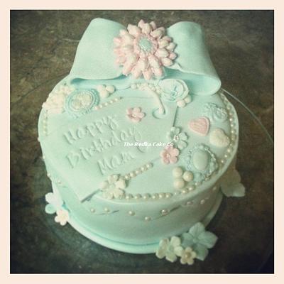 Vintage style Hatbox Cake - Cake by Claire