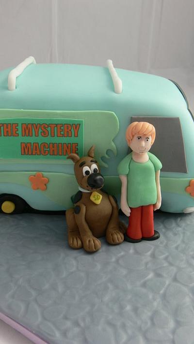 The mystery machine - Cake by For the love of cake (Laylah Moore)