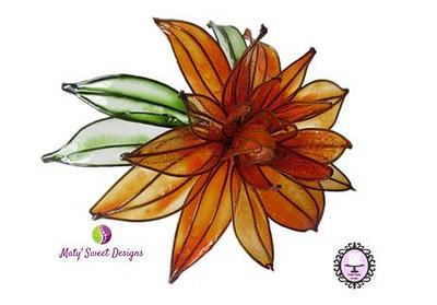 Gelatine flower: Chrysantemum - Cake by Maty Sweet's Designs