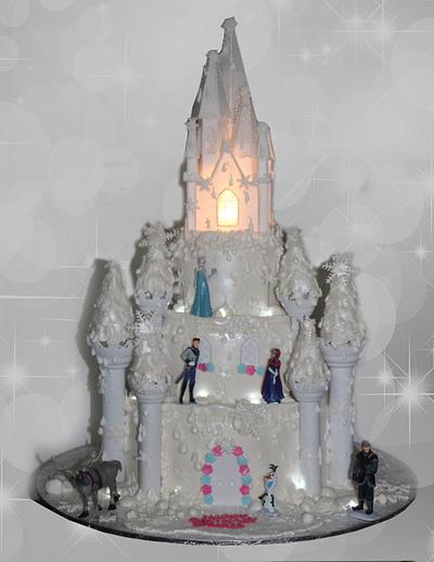 White Frozen Castle - Cake by MsTreatz