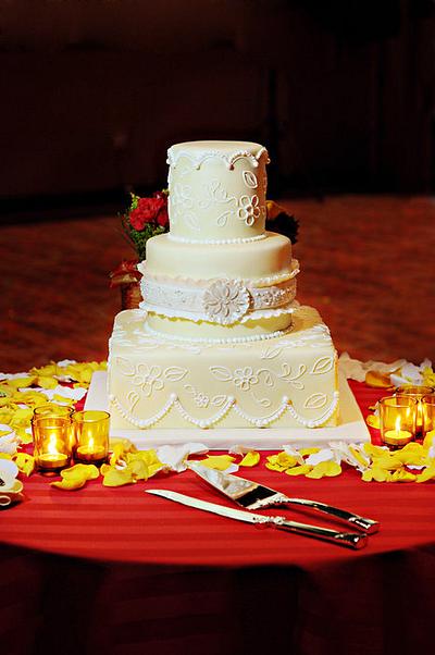 Yellow and Ivory wedding cake - Cake by sking