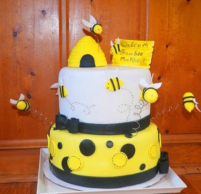 Bee baby shower cake  - Cake by Raghadn