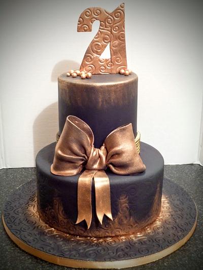 Black and Gold 21st - Cake by Hilz