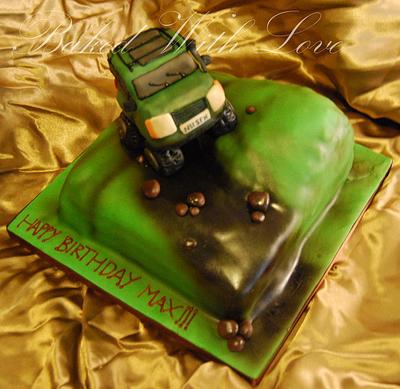 Off-roading Landrover - Cake by bakedwithloveonline