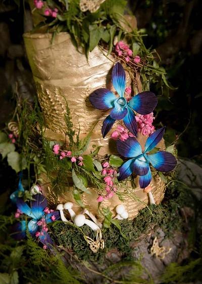 Enchanted Forest Wedding Cake - Cake by Nessie - The Cake Witch