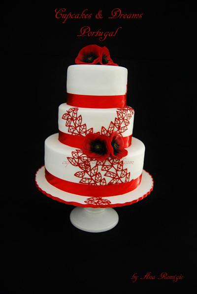 POPPIES WEDDING CAKE - Cake by Ana Remígio - CUPCAKES & DREAMS Portugal