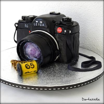 Camera LEICA R6 - Cake by DortaNela