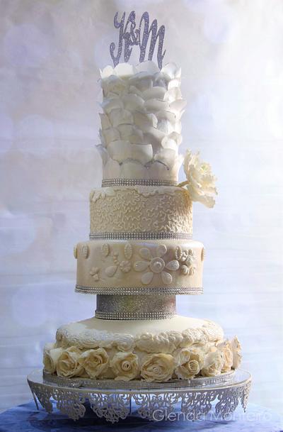 white wedding cake - Cake by cakeyluv