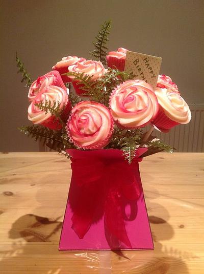 Cupcake bouquet - Cake by Evelynscakeboutique