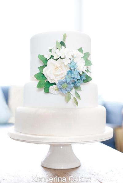 Hydrangeas, Roses and Scabious - Cake by Kasserina Cakes