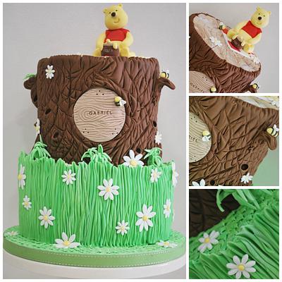 Winnie the Pooh baptism cakes - Cake by Ponona Cakes - Elena Ballesteros