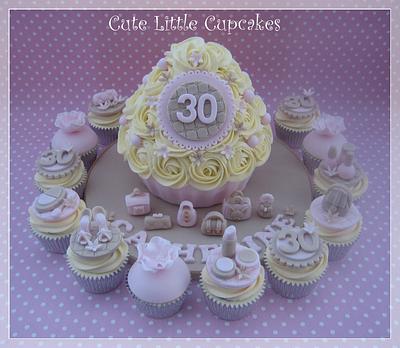 30th 'Favourite Things' - Cake by Heidi Stone
