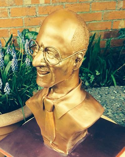 Bronzed bust cake - Cake by Claire Ratcliffe