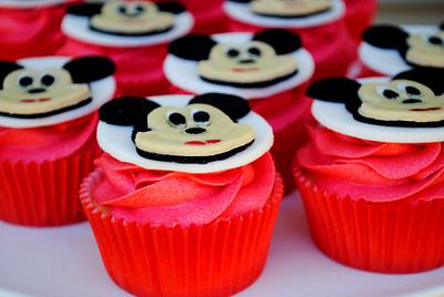 Mickey Mouse Cupcakes - Cake by Amelia's Cakes