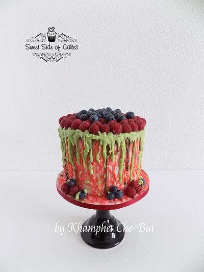 Drizzle Cake for my Niece - Cake by Sweet Side of Cakes by Khamphet 