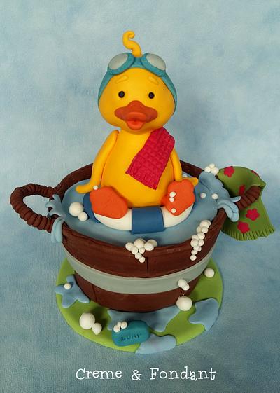 Ducky takes a bath. - Cake by Creme & Fondant