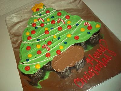Christmas Tree Cupcake cake  - Cake by cakes by khandra