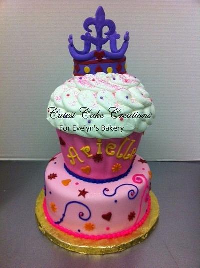 Cupcake princess - Cake by Evelyn Vargas