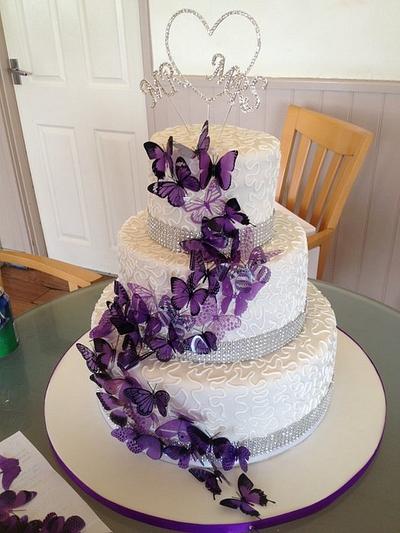 Purple butterflies - Cake by Maxine 