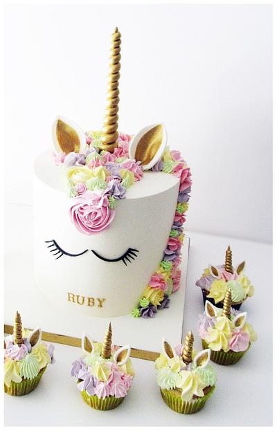 Unicorn Cake  - Cake by Sylwia Jozwiak