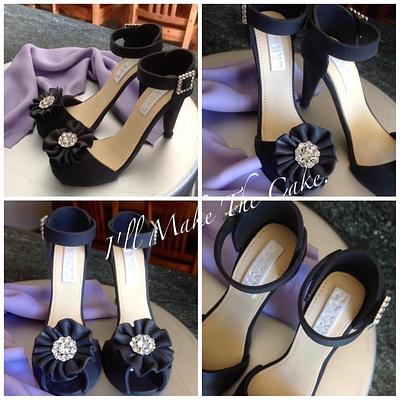 High heel shoe and scarf cake topper. - Cake by IllMakeTheCake