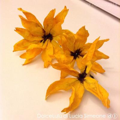 Girasoli, sunflowers wafer paper - Cake by Lucia Simeone