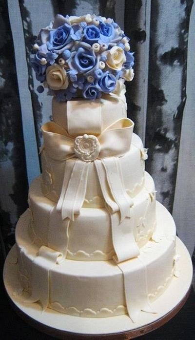 elegant wedding cake - Cake by COMANDATORT