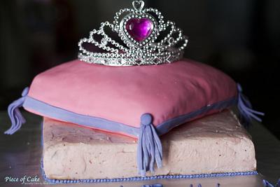 Princess Pillow - Cake by Vanilla01