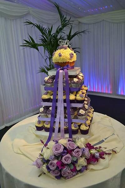 wedding cupcake tower - Cake by holliessweetcakes1