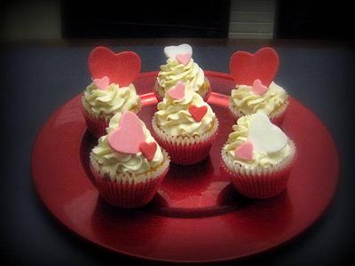 Valentines Cupcakes - Cake by Jennifer Jeffrey
