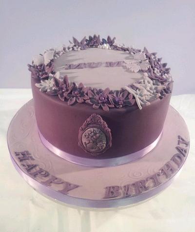 Birthday cake - Cake by Lisa Wheatcroft