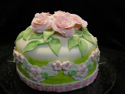 Roses and ribbons - Cake by Laurie