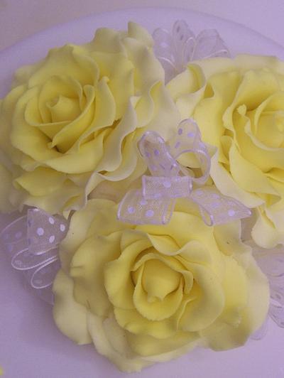 Yellow Roses - Cake by SueC