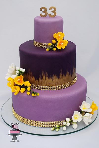 Gold, violet and freesia... - Cake by Marie