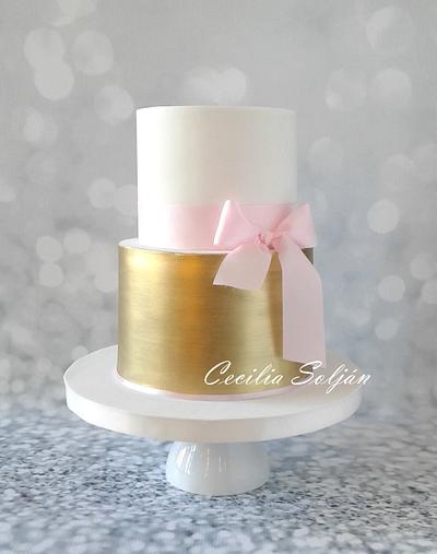 Gold Cake - Cake by Cecilia Solján