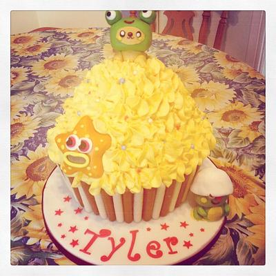 Moshi Monsters Giant Cupcake & Toppers - Cake by Gill Earle