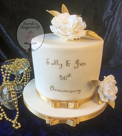 Golden Wedding Anniversary - Cake by sarahssugarcraft