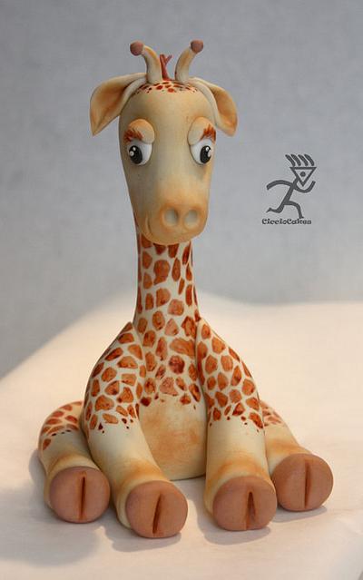Sugarpaste Harold the Baby Giraffe Topper - Cake by Ciccio 