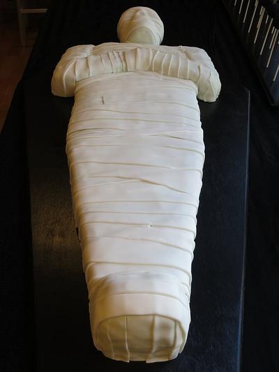 Mummy Birthday Cake - Cake by Christinejellybean