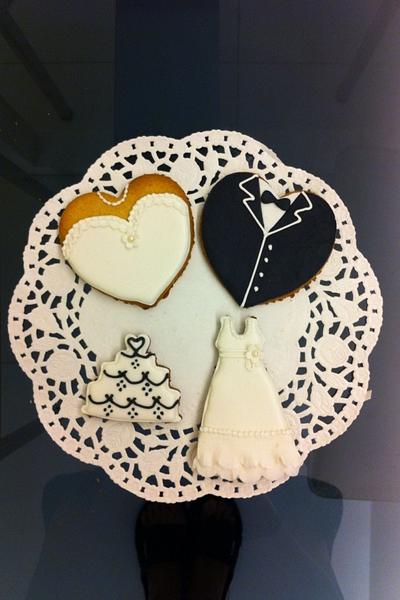 Wedding cookies - Cake by R.W. Cakes