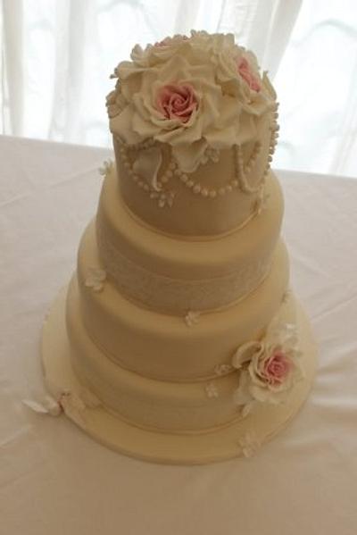 Shabby Chic 4 teir wedding cake - Cake by Helen Campbell